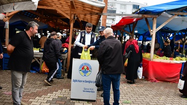 Samsun Terme'de zabıta semt pazarlarında fiyat ve tartı denetimini sürdürüyor