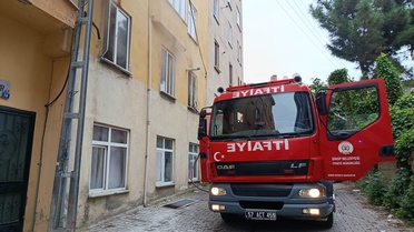 Sinop Kefevi Mahallesi'nde evde çıkan yangını itfaiye söndürdü, maddi hasar oluştu