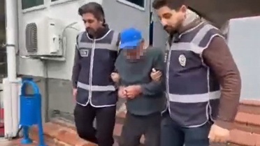 Adana'da çalıntı araçla yakalanan şahıs 5 suçtan 20 yıl 8 ay hapisle aranıyordu