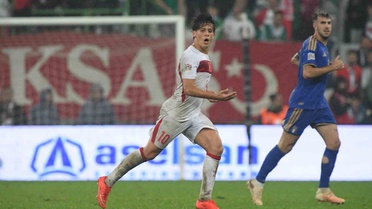 Arda Güler, Bolu Mengen'de hafızlık kursu öğrencilerine imzalı formasını gönderdi
