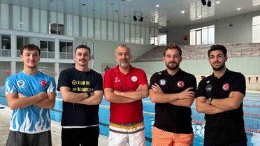BAİBÜ'de 80 öğrenci dört grupta ücretsiz yüzme eğitimi almaya başladı