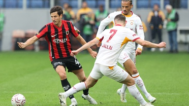 Galatasaray, Gençlerbirliği'ni 88. dakikada kendi kalesine atılan golle 1-0 yendi