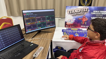 Malatya'da madenciler için akıllı bileklik geliştiren öğrenciler TEKNOFEST'te ikinci oldu