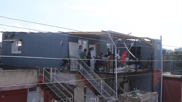 Adana'da rüzgarda uçan çatıyı deprem sanan Davut Şahin, tadilat için yardım istedi