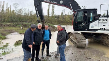 Bartın'da sel ve fırtına 15 saatte merkez, Amasra ve Kurucaşile'de 27 ihbara yol açtı