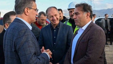 Erzurum'da Vali Baruş ile Milletvekili Altınok, yeni stadyum inşaatını inceledi