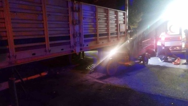Konya Karapınar'da yarı römorka çarpan motosikletin sürücüsünde hayati tehlike var