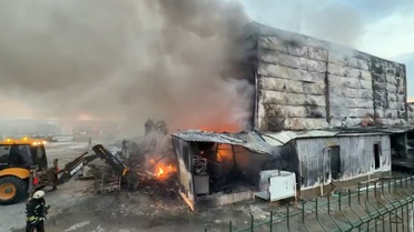 Kırklareli Çakıllı'da ilaç fabrikası yangınına çevre illerden itfaiye desteği sürüyor