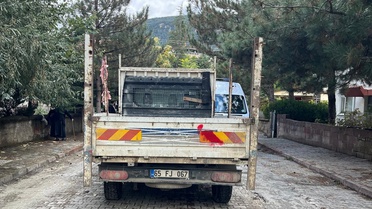 Konya Akşehir Altunkalem'de kamyonet iki kişiyi yaraladı, sürücü gözaltına alındı