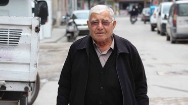 Karapınar'da kuyumcu, telefondaki dolandırıcıyı fark edip yaşlı müşterisinin altınlarını korudu