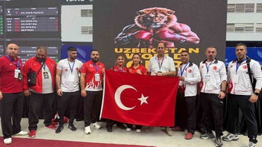 Diyarbakırlı Nehir Aytulun, WAKO Kick Boks Dünya Kupası'nda 48 kiloda şampiyon oldu
