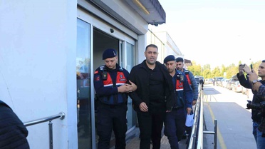 Adana'da Çukurova Belediyesi operasyonunda 44 şüpheli jandarmaya götürüldü