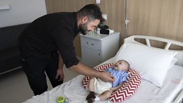 Konya'da kalp yetmezliği teşhisi konan Osman Alp bebek, nadir uygulanan tedaviyle yoğun bakımdan çıktı