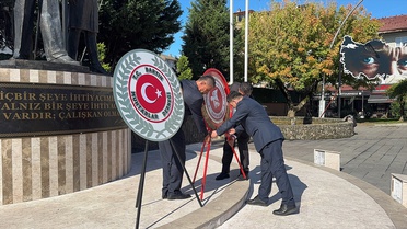 Bartın'da Muhtarlar Günü töreninde Atatürk Anıtı'na çelenk sunuldu