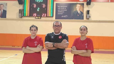 Antrenör Engin Doğan ve iki sporcu, 19-23 Ekim'de U15 Milli Takım Kampı'na katılacak