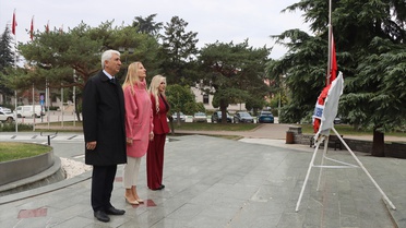 Kırklareli'nde Muhtarlar Günü törenle kutlandı, iki dernek temsilcisi çelenk sundu
