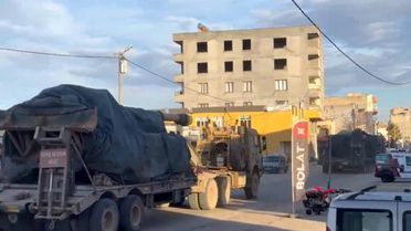 Suriye sınırına zırhlı araç ve mühimmat sevkiyatı