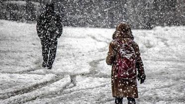 Yoğun kar yağışı nedeniyle birçok il ve ilçede eğitime ara verildi