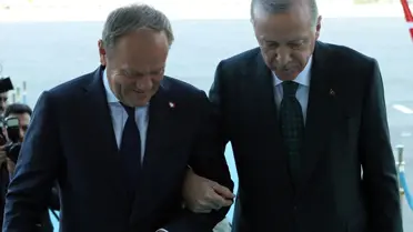 Polonya Başbakanı Tusk kırık ayakla Türkiye'ye geldi, Erdoğan koluna girdi