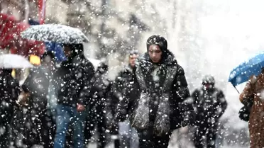 Tarihe geçecek sıcaklık değişimi! İstanbul'a bile kar göründü