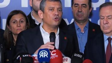 CHP lideri Özel'den İmamoğlu kararı: Serbest kalana kadar buradan ayrılmayacağız