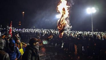 Yasa dışı gösterilerde gözaltına alınan 172 şüpheli tutuklandı.