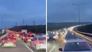 İstanbul'daki depremin ardından kentten ayrılmaya çalışan araçlar trafiği kilitledi