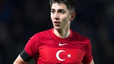 Demir Ege Tıknaz'a Portekiz'de büyük onur