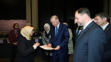 Cumhurbaşkanı Erdoğan'dan Türkiye'de ilke imza atan sergiye ziyaret