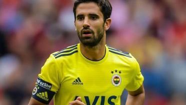 Fenerbahçe'nin eski futbolcusu Alper Potuk'a büyük şok: Sahadan çekilin talimatı pahalıya patladı