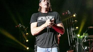 Rock dünyasından kötü haber! Brad Arnold dördüncü evre kanser