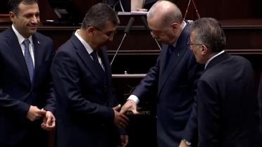 Rozet takma törenine Erdoğan'ın sorusu damga vurdu: Hangi partiden, nereden geldi?