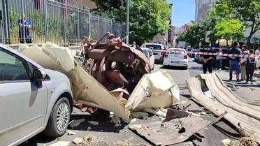 Bağcılar'da bir iş yerinde bulunan buhar kazanı patladı