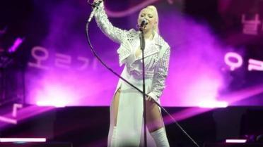 Ece Seçkin konserinde panik yaratan anlar