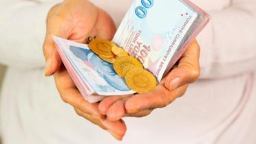 Altın fiyatları iki haftanın zirvesine yükseliyor