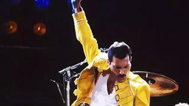 Freddie Mercury'nin, yakın bir arkadaşının eşiyle yaşadığı kaçamak sonucu baba olduğu ortaya çıktı