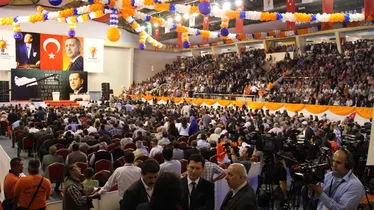 Derleme Gün İçinde Geçilen 'Ak Parti 4.Olağan Büyük Kongresi' Başlıklı Haberimizi Derleyerek...
