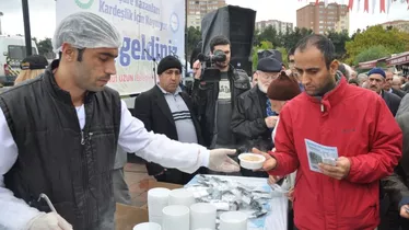 Beylikdüzü'nde Aşure Kazanları Kardeşlik İçin Kaynadı