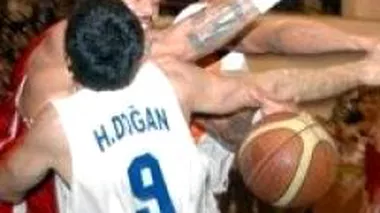Erdemir: 77 - Antalya: 60