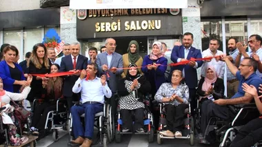 Engellilerden Engelleri Aşan Sergi