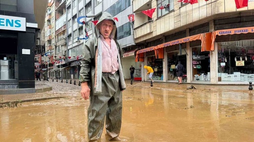 İyidere ve Pazarda sel sonrası mesai: Su çekildi, hasar ortaya çıktı