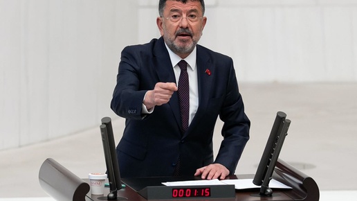 Veli Ağbaba pazarda fenalaşıp yere yığıldı! Yoğun bakıma kaldırıldı