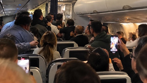 İstanbul uçağında akılalmaz olay! Kabin memuru ve kadın yolcuyu ısırdı