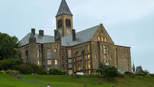 Cornellde 7 erkek öğrencinin tecavüz iddiasına New York Valisi özel savcı atadı