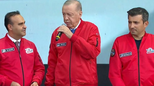 Cumhurbaşkanı Erdoğan "Şanlıurfadan türkü yok mu?" dedi, açılan eser alanı coşturdu