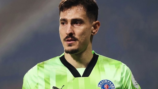 Andreas Gianniotisten Galatasaraya karşı tarihi performans