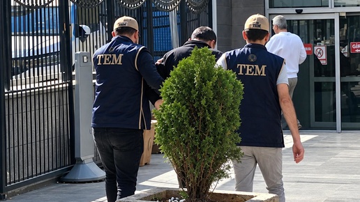 Eskişehirde kırmızı bültenle aranan DEAŞ şüphelisi yakalanıp tutuklandı