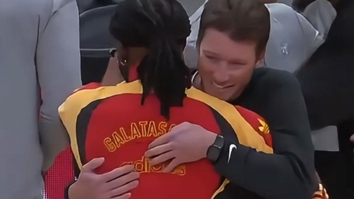 NBA yıldızından Galatasaray sürprizi! Geceye damga vurdu