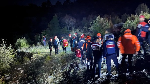 Sütçülerdeki Yazılı Kanyonda mahsur kalan İHH ekibinden 3 kişiye ulaşıldı, 10 kişinin durumu iyi