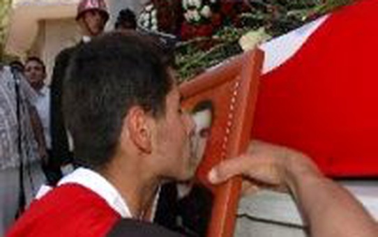 Denizli Şehidine Ağlıyor